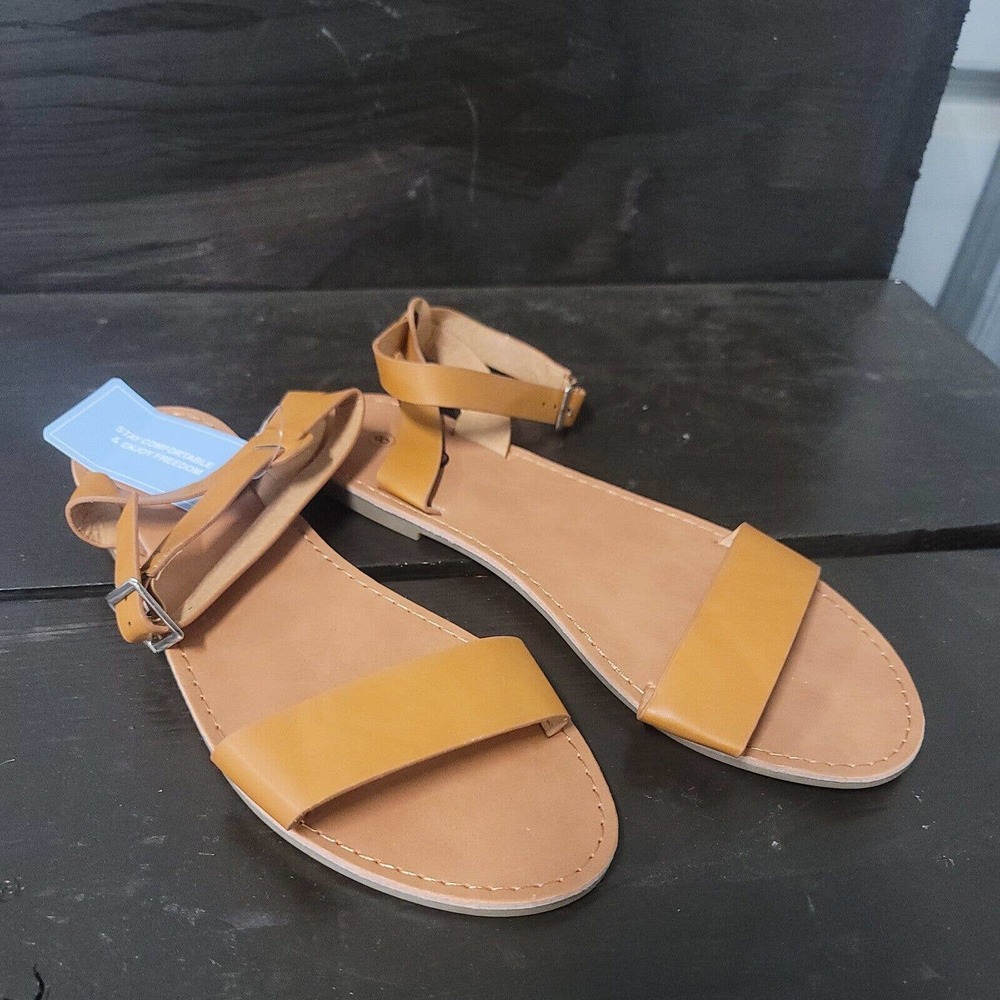 NEW Flat Faux Leather Ankle Strap and Adjustable Buckle Sandals Size 9